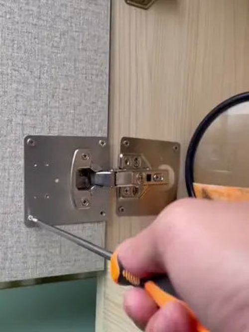 柜門壞了不著急,試試這個不銹鋼合頁修復(fù)板,輕松修好,比原來更結(jié)實 合頁修復(fù)